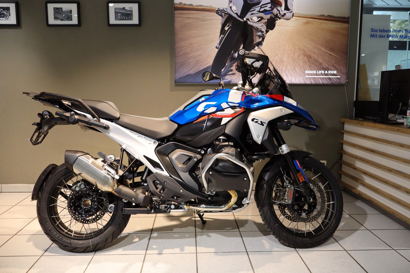 Fahrzeugabbildung BMW R1300GS ASA, 4 Pakete & Motorschutzbügel