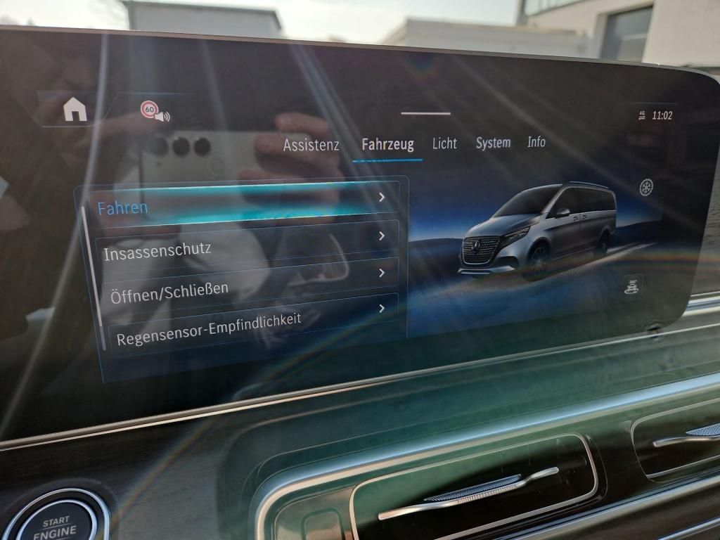 Fahrzeugabbildung Mercedes-Benz V 300 AVG extralang 8 Sitze STHZ AR ele.ST DISTR