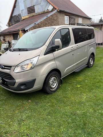 Ford Tourneo Custum Titanium