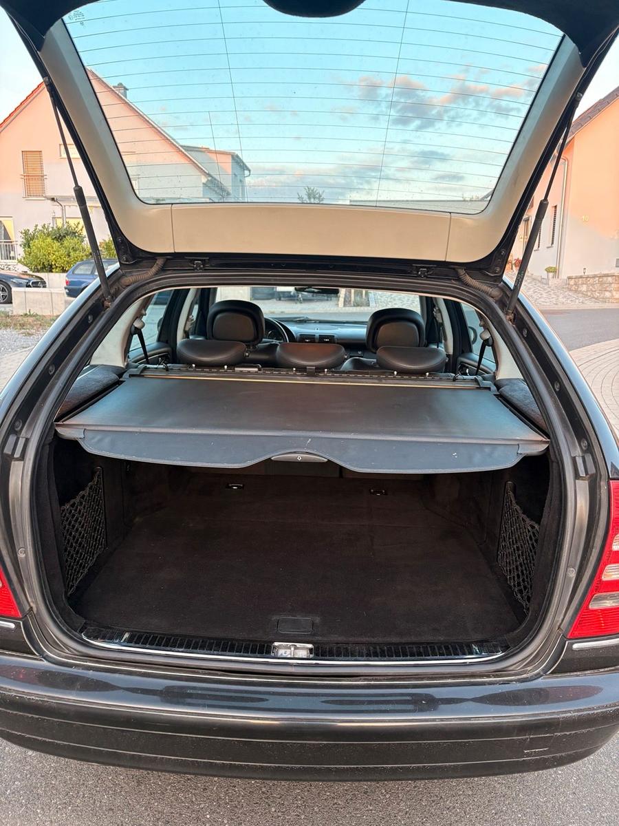 Mercedes-Benz C320 2005 — photo 6