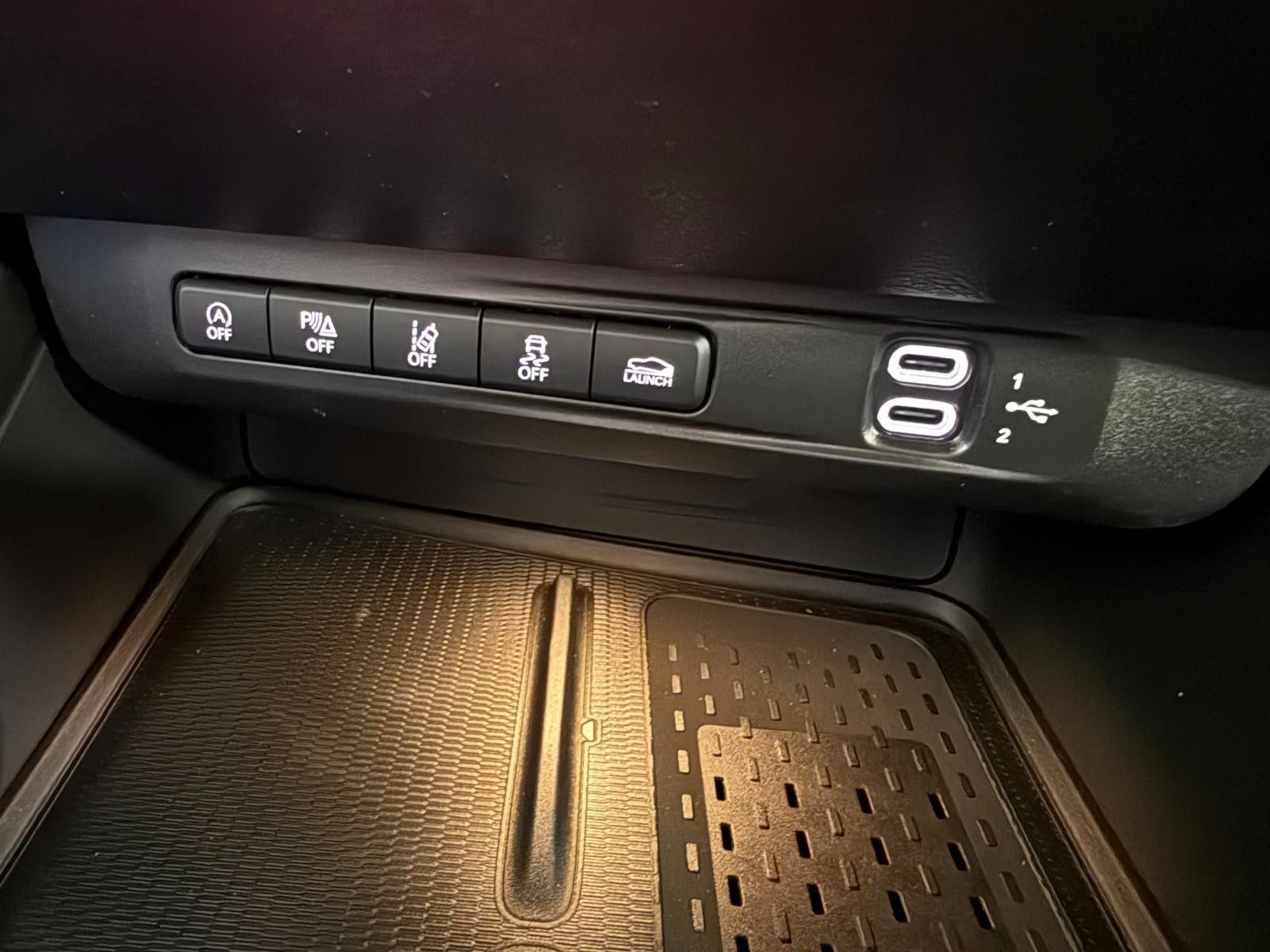 Fahrzeugabbildung Dodge CHARGER 4DR -LAUNCH EDITION-SIXPACK-CARBON-AWD