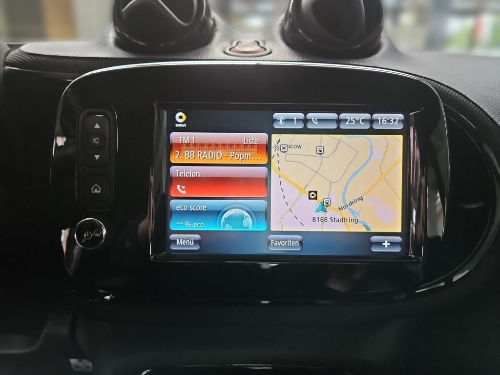 Fahrzeugabbildung Smart fortwo 52 kW passion Brabus LED Navi SHZ Pano