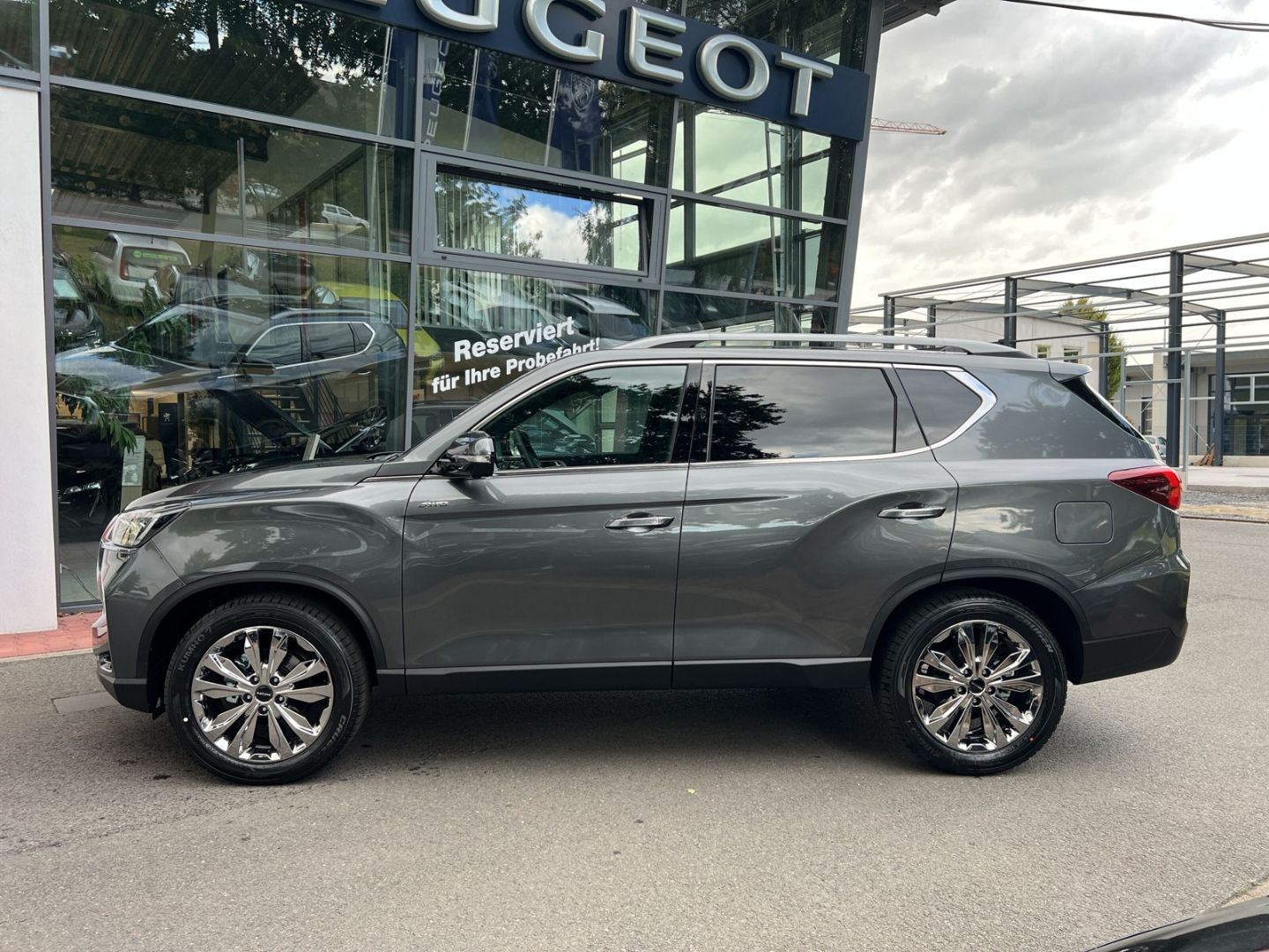 Fahrzeugabbildung KGM Rexton 2.2 Lux 8 AT AWD Navi Leder 360 Kamera