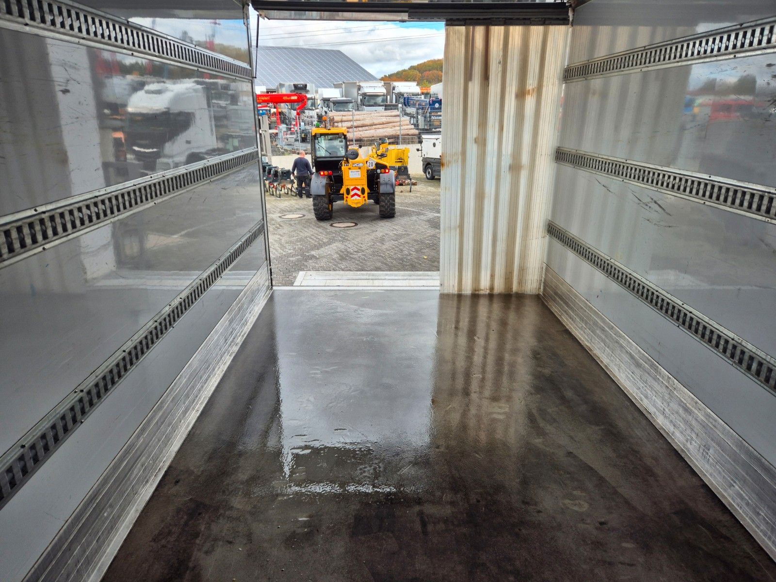 Fahrzeugabbildung Mercedes-Benz Atego 818 L 4x2 LBW ThermoKing V-600