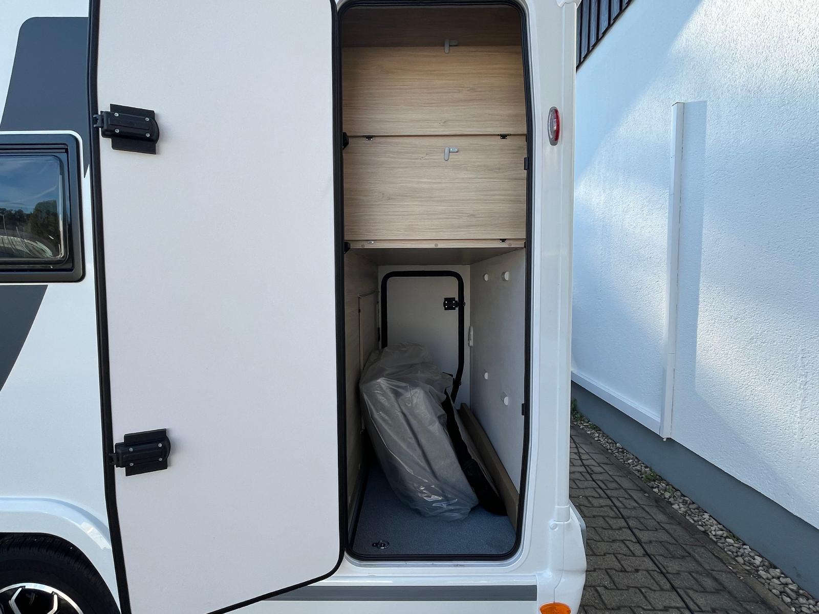 Challenger 260 Ultimate Edition Solar Markise Arctic – Foto 4 von 16