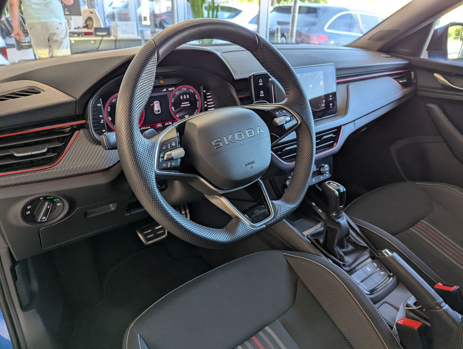 Fahrzeugabbildung SKODA Scala 1.5 TSI DSG Monte Carlo Kamera ACC LED 18"