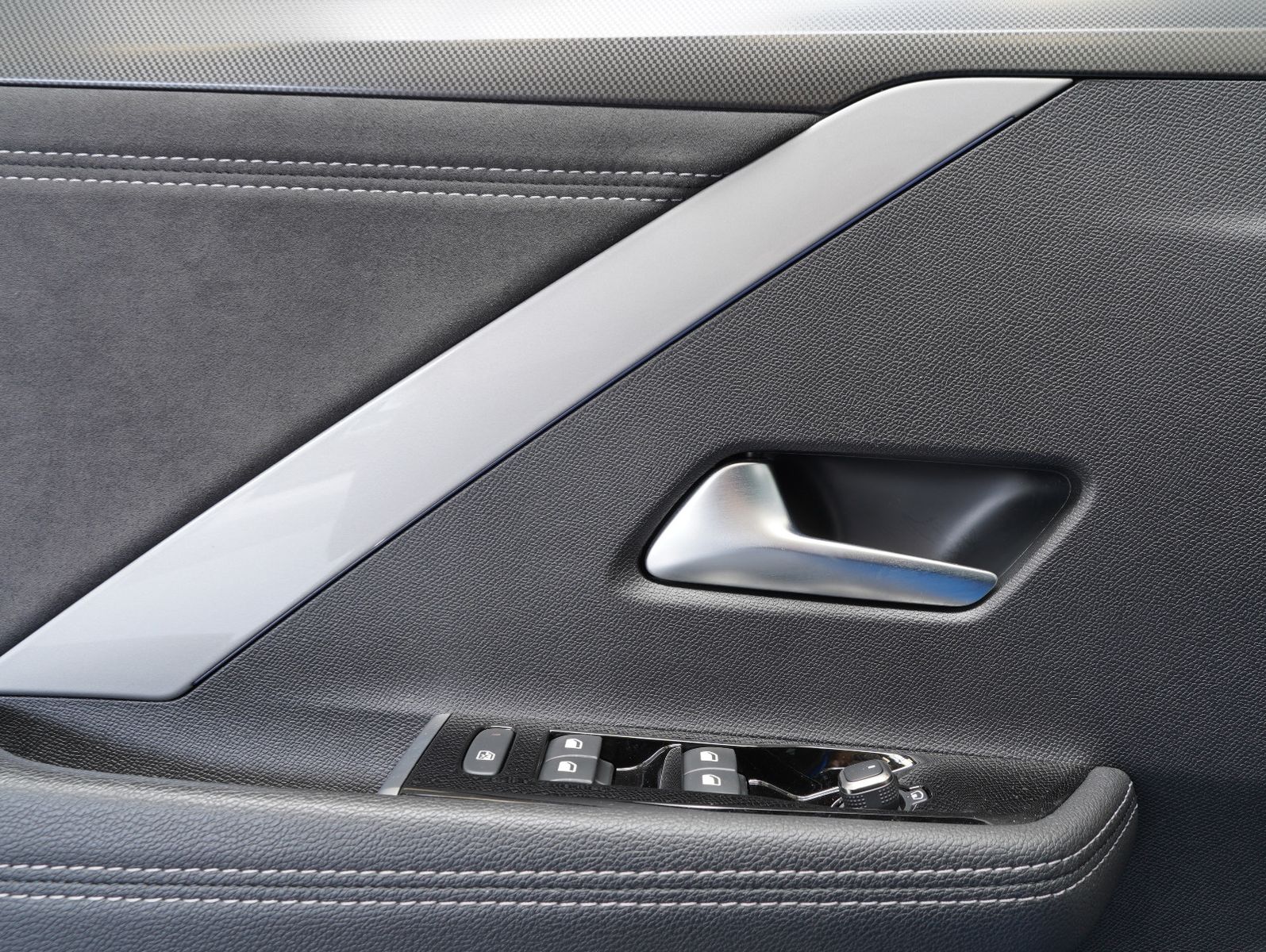 Fahrzeugabbildung Opel Astra L Electric GS ULTIMATE/INTELLILUX/PANO
