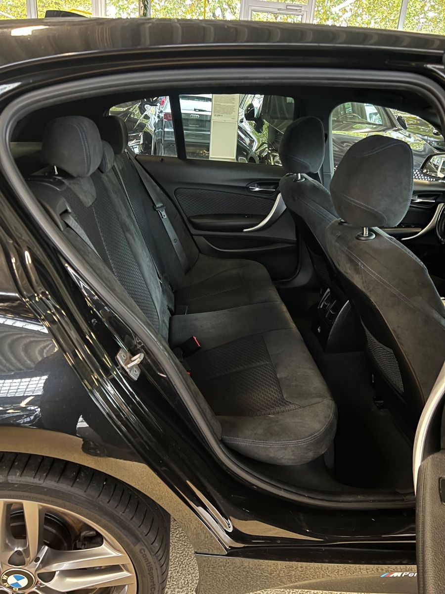 Fahrzeugabbildung BMW 120 i M Sport Paket *NAVI *SITZHEIZUNG
