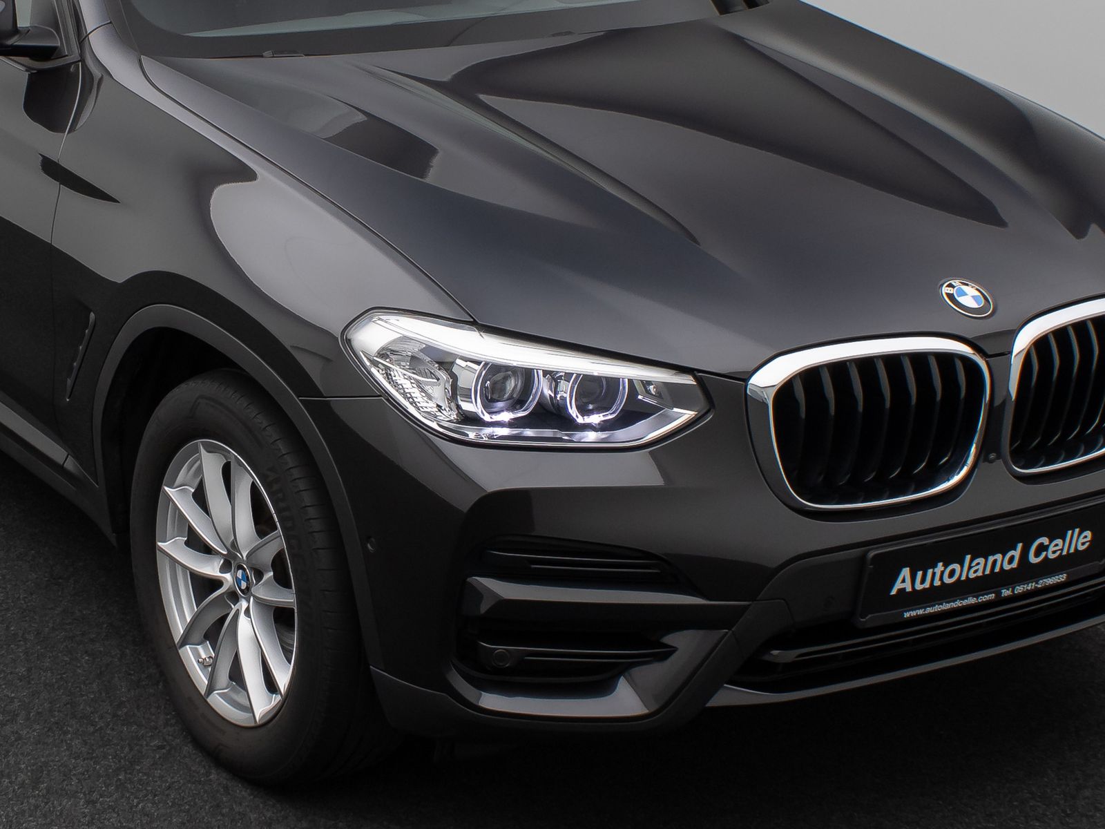 Fahrzeugabbildung BMW X3 xD20d 360°HUD DAB HiFi AHK Komfort Alarm LED