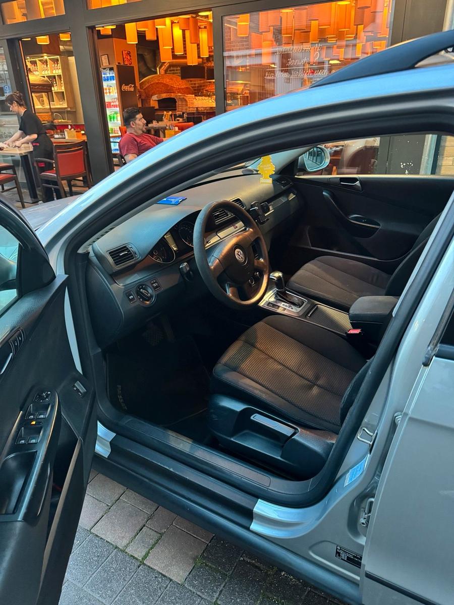 Volkswagen Passat 2010 — photo 7