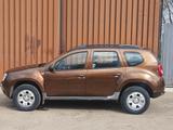 Dacia Duster 1.6 16V 105 4x2 - - Dacia Duster mit Benzin-Antrieb: Braun