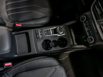 Ford Kuga 2.5 Plug-In Hybrid Vignale Stauassistent