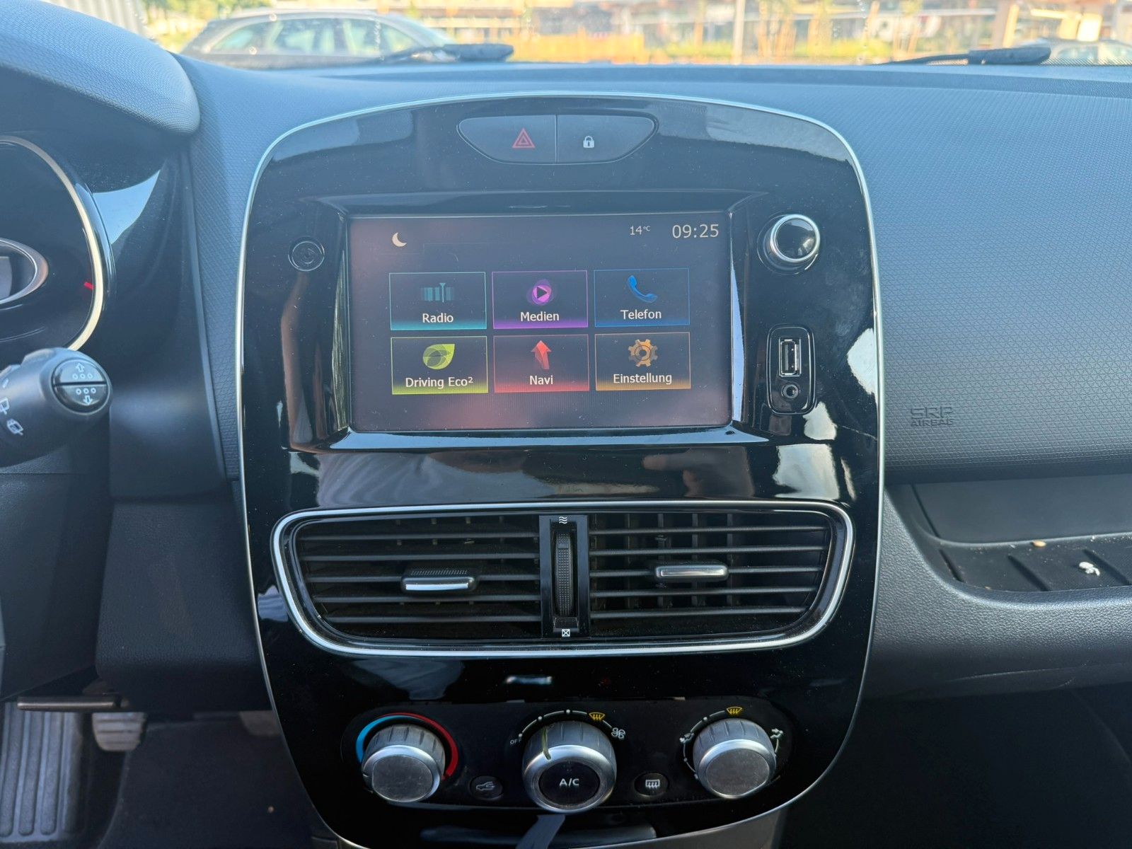 Fahrzeugabbildung Renault Clio IV Limited