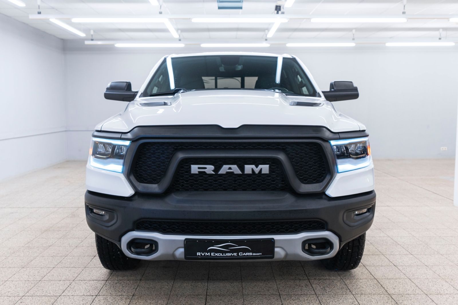 Fahrzeugabbildung Dodge RAM 1500 REBEL 5,7L CARPLAY KAM AHK M+S TEMPOMAT