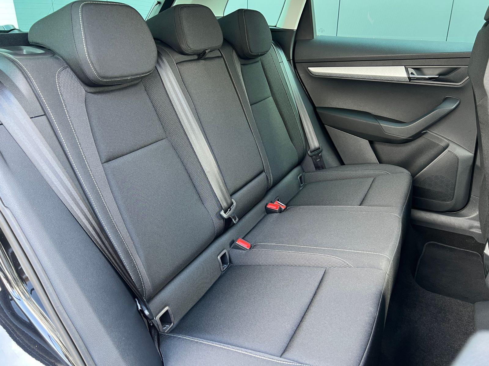 Fahrzeugabbildung SKODA Karoq Selection 1.5 TSI DSG *Standheizung, Kamer