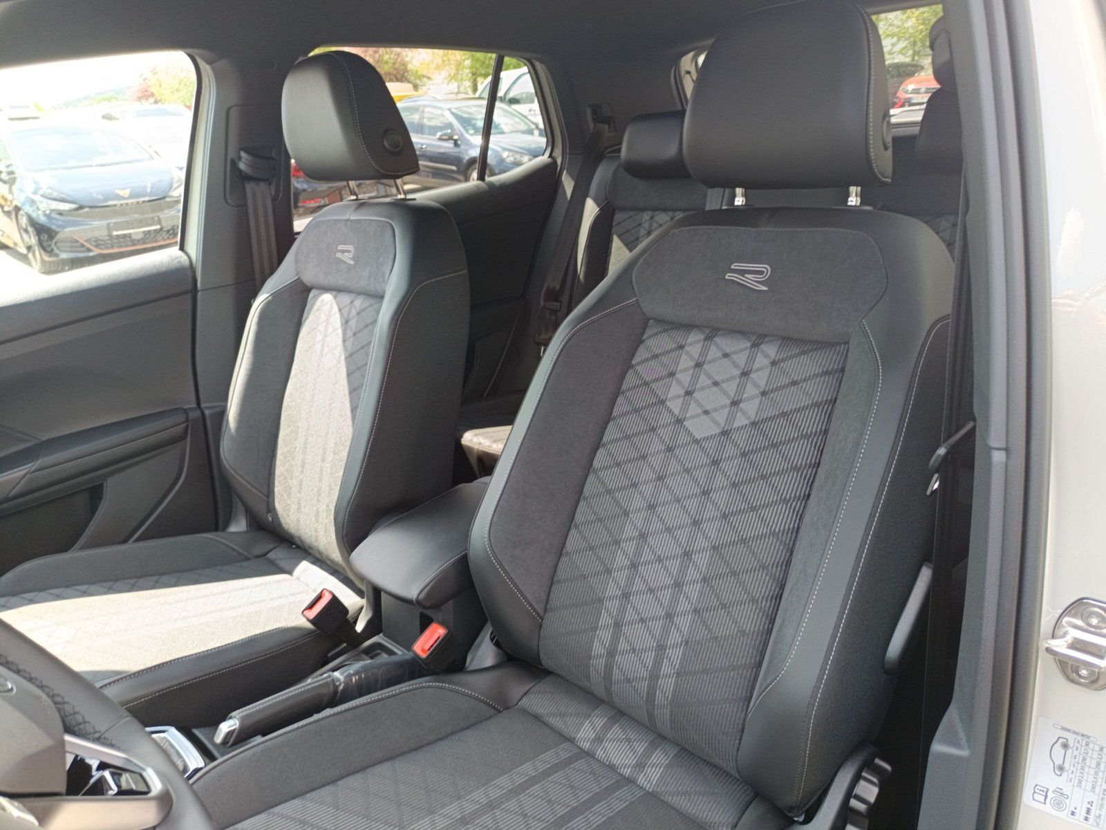 Volkswagen T-Cross - Bild 12