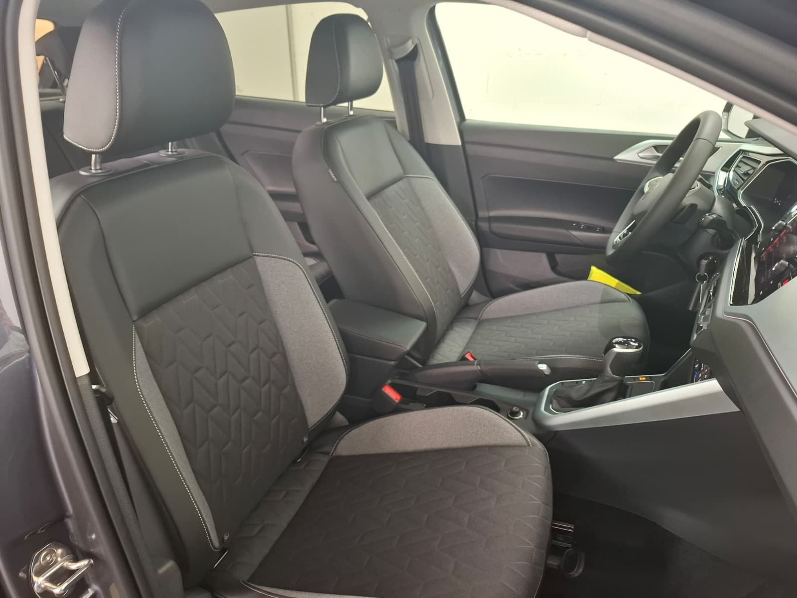 Fahrzeugabbildung Volkswagen Polo VI Energy 1.0 TSI DSG +LED +ACC+Travel Ass.