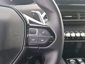 Peugeot 5008 Allure Pack 1.2 136 Kam.+KeyLess+LED+Navi