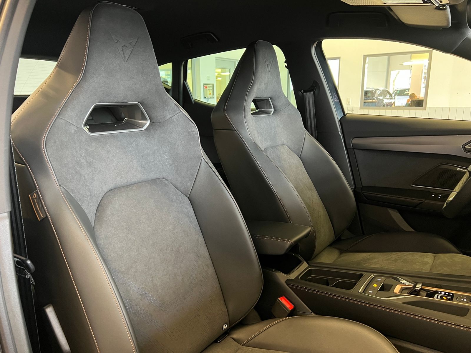 Fahrzeugabbildung CUPRA Formentor VZ 2.0 TSI DSG 4Drive *AHK, LED-Matrix