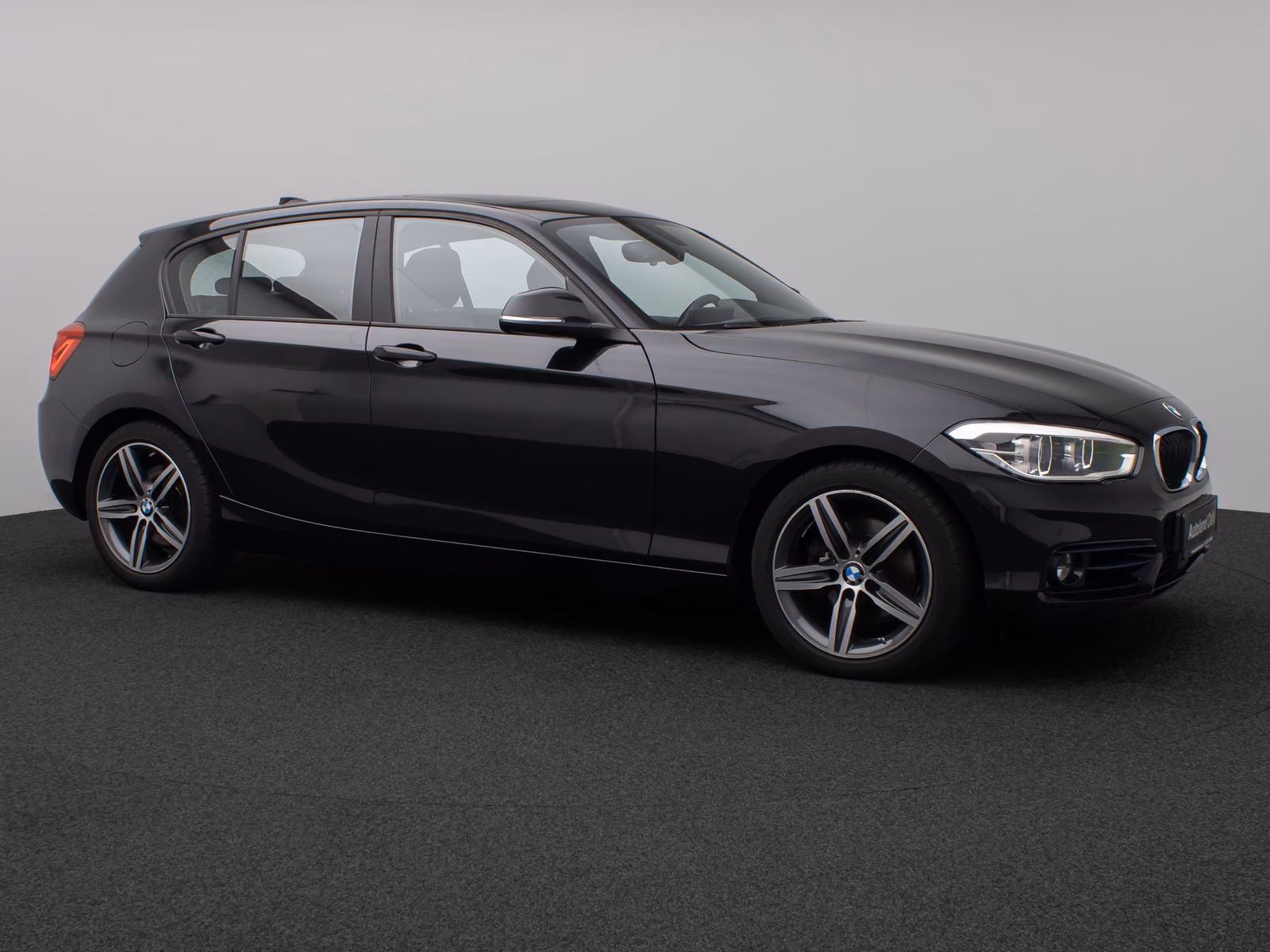 BMW 120d xD Sport Line Glasdach H/K PDC LED Komfort