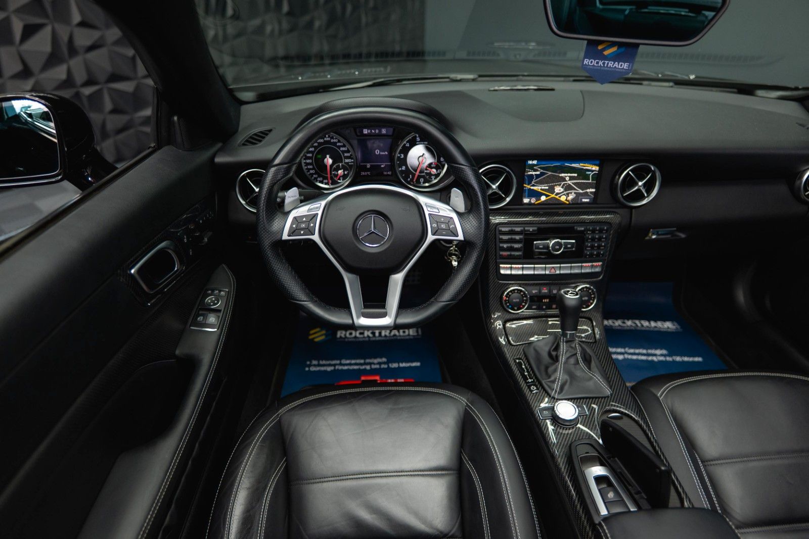 Fahrzeugabbildung Mercedes-Benz SLK 55 V8 AMG Roadster Carbon | Service NEU