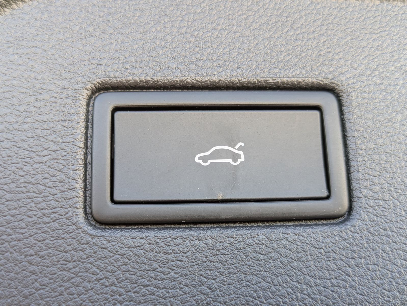 Fahrzeugabbildung Volkswagen Touran 2.0 DSG R-Line High BLACK Pano 7Si IQ AHK