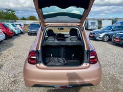 Fahrzeugabbildung Fiat 500e 3+1 Icon SHZ AAC PDC GRA CARPLAY DAB+