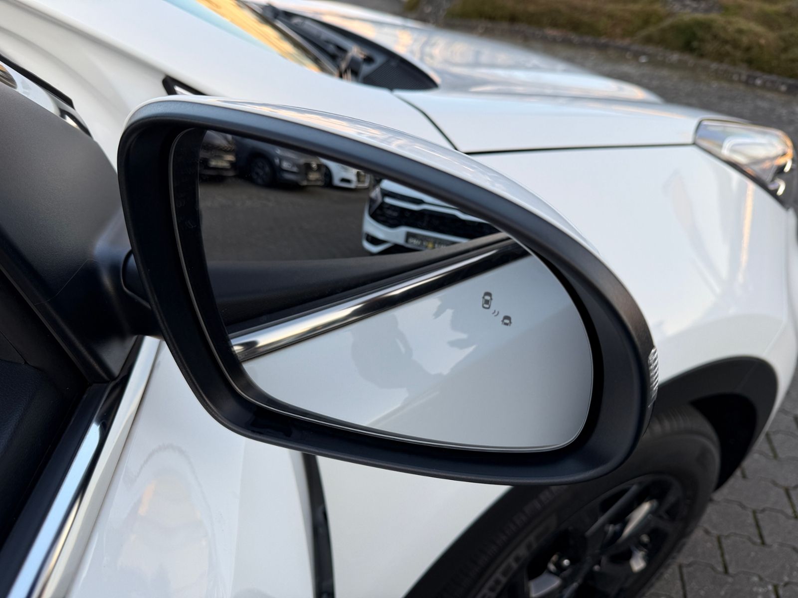 Fahrzeugabbildung Kia Sportage Black Edition KAM LED NAVI
