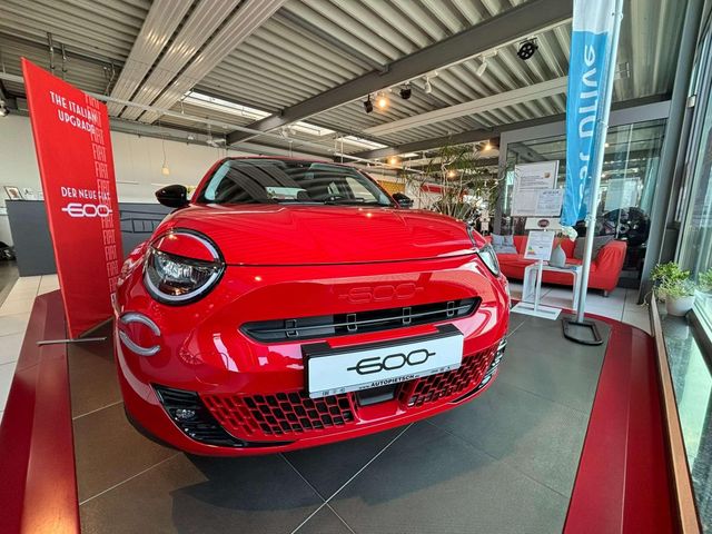 Fiat 600 E RED 115kW(156PS) *AB 199 *LED*KLIMAAUTO*BT