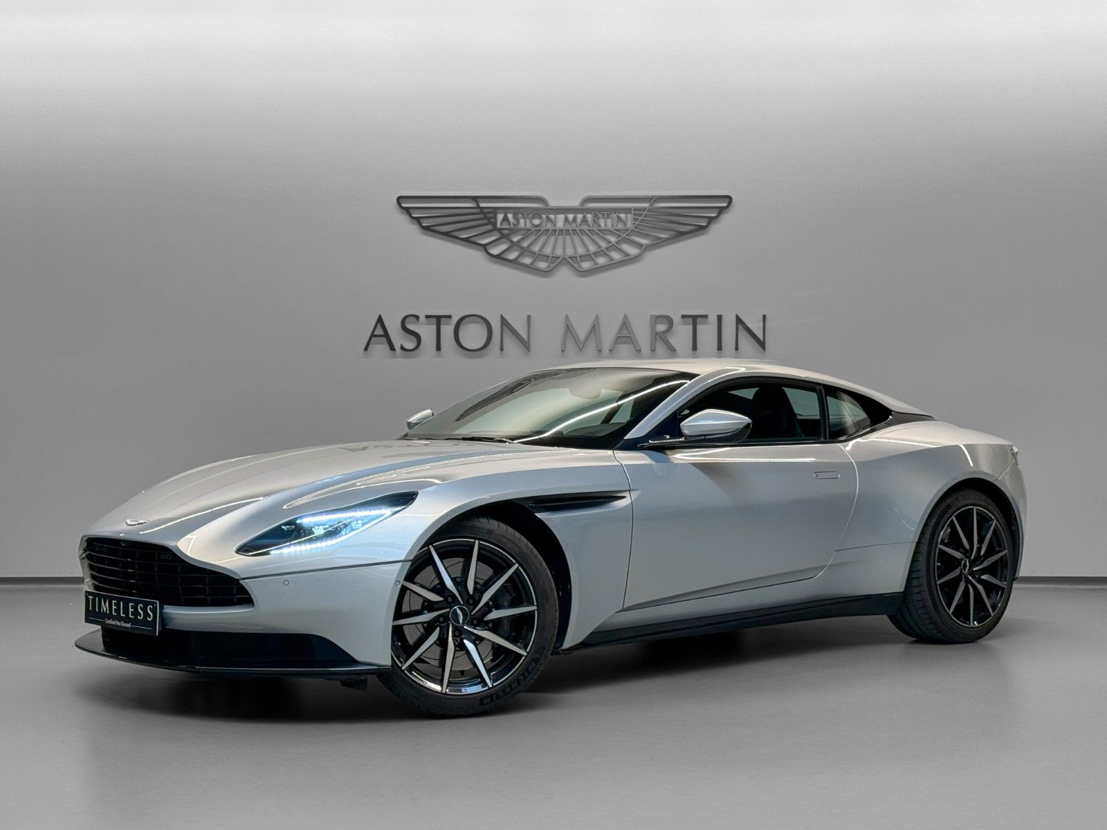 Aston Martin DB11 V8 imagem 3
