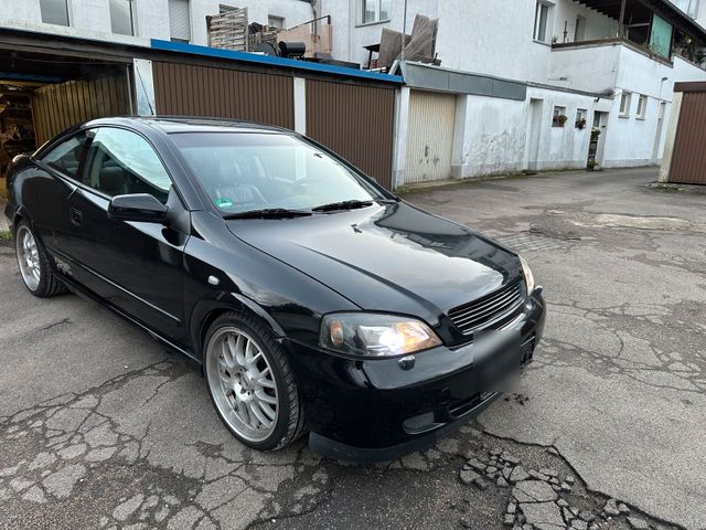 Opel Astra Coupé 2.2 Bertone