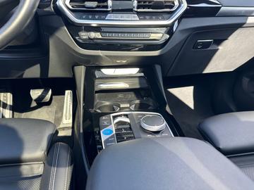 صورة مصغرة 11 لـ 2024 BMW IX3