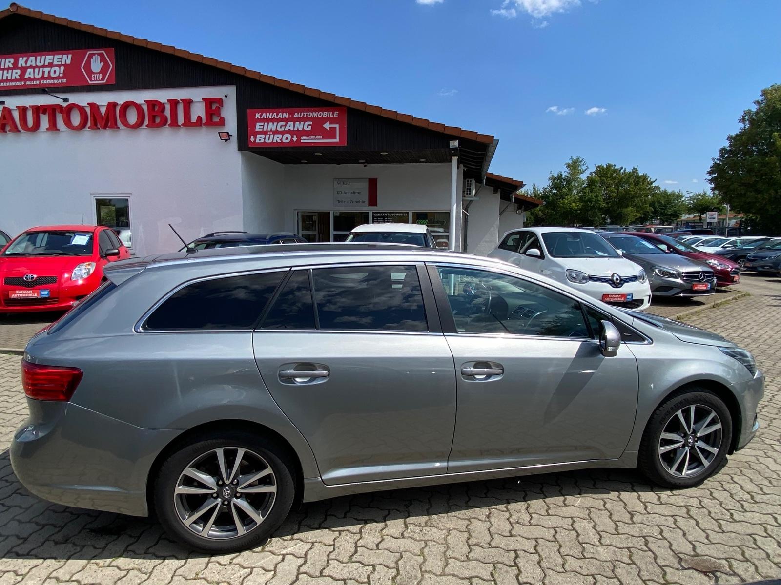 Toyota Avensis 2013 — photo 10