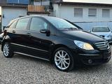 Mercedes-Benz B 200 CDI 1Hand Scheckheft SHZ PDC Leder S.Dach - Mercedes-Benz B 200 in Hannover