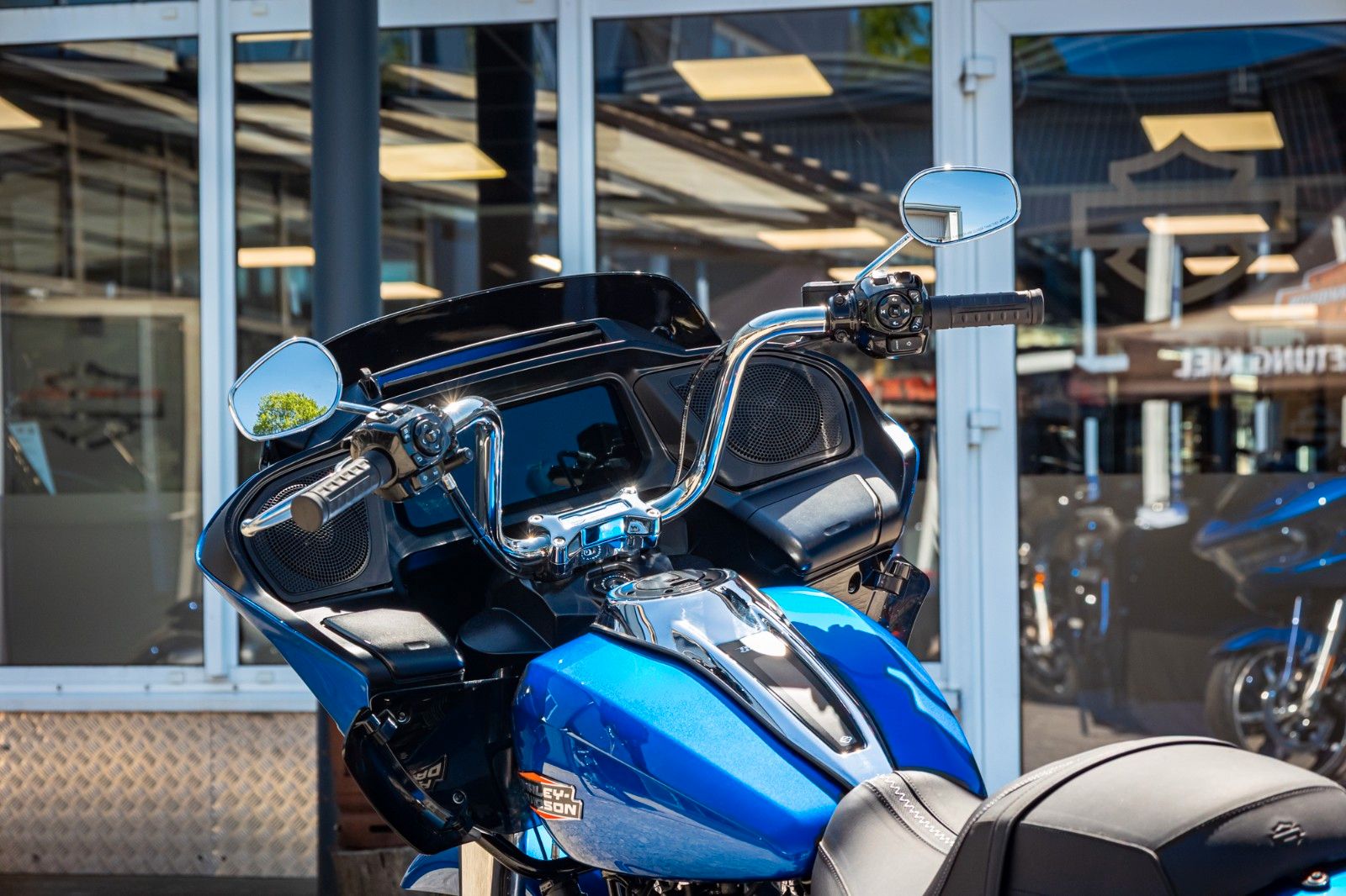 Fahrzeugabbildung Harley-Davidson ROAD GLIDE FLTRX 117 cui - Jekill & Hyde -