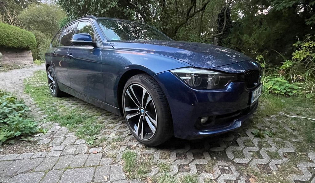 Image of BMW 320