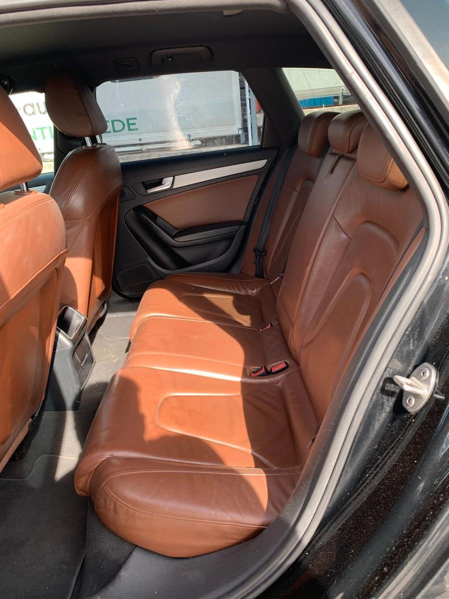 Audi A4 2009 — photo 7