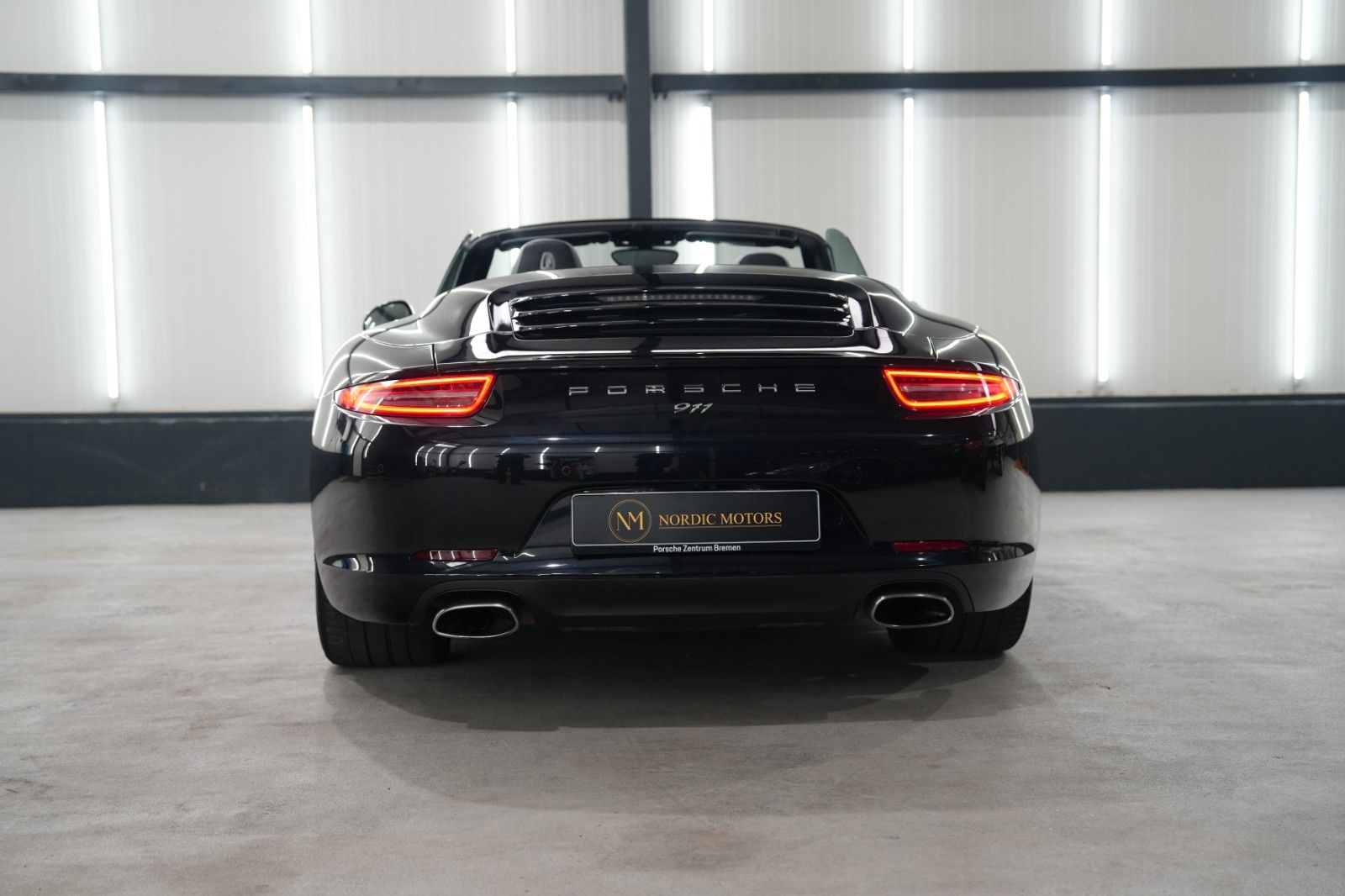 Fahrzeugabbildung Porsche 911 Carrera Cabriolet Black Edition Sport-Chrono