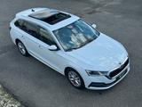 Skoda Octavia Combi 2.0 TDI PDC NAVI LED SHZ HEAD-UP