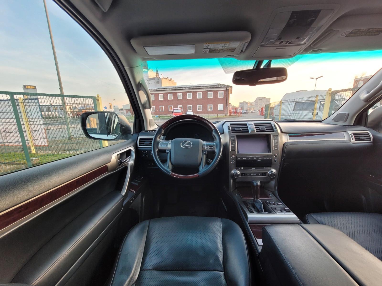 Car Image 30