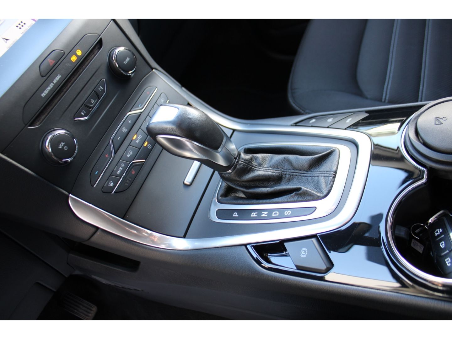 Fahrzeugabbildung Ford Galaxy Titanium 7 Sitze AHK Navi Pano GRA GJR PD
