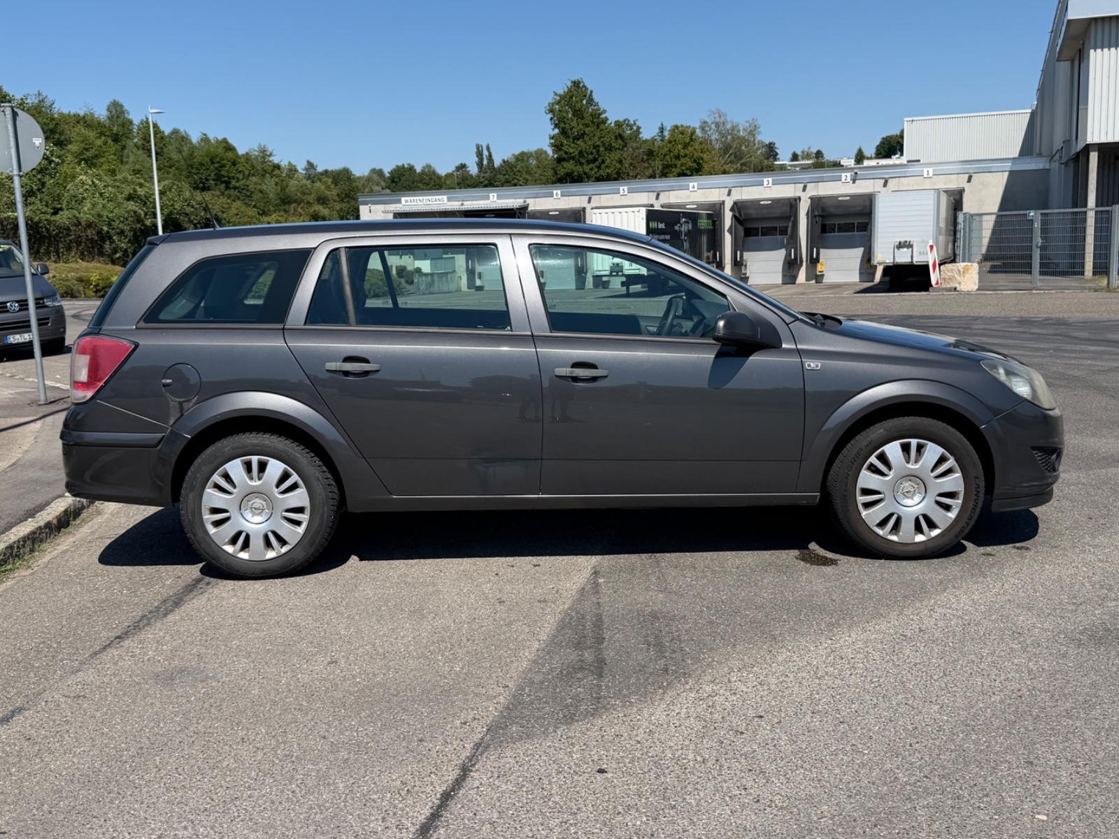 Opel Astra 2009 — photo 7