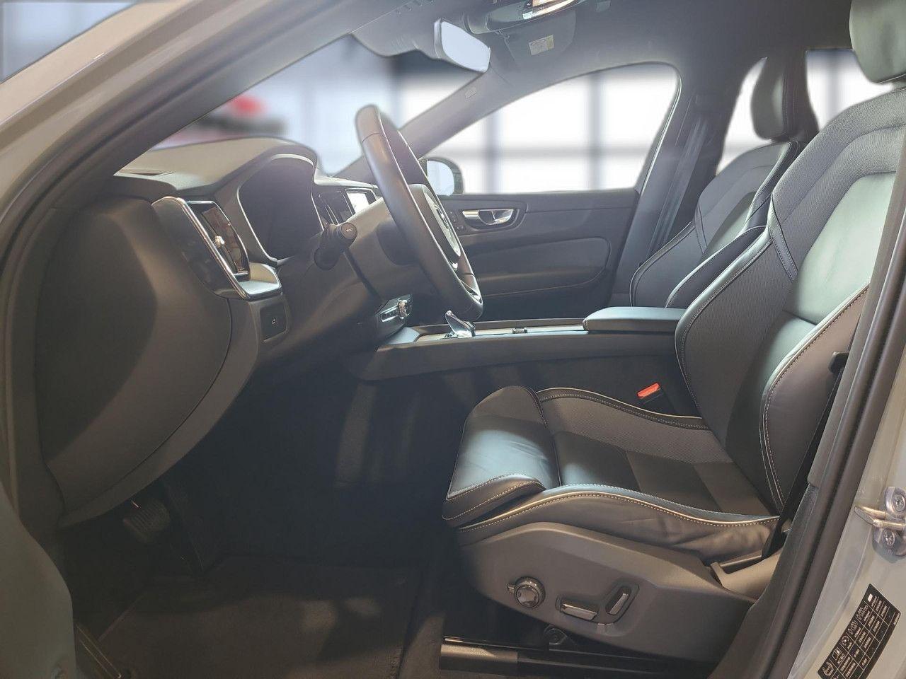 Volvo XC60 B5 (Benzin) Plus Dark AWD Automatik Navi, миниатюра 7
