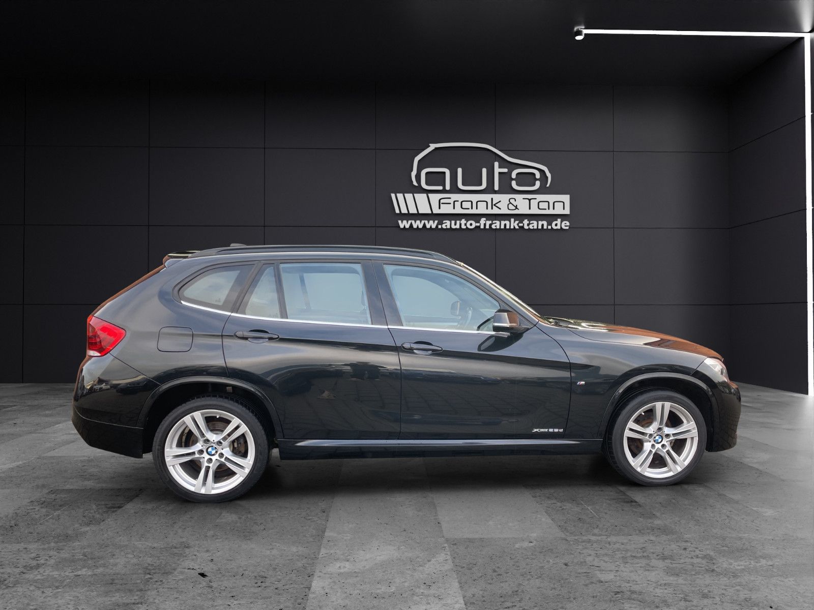 Fahrzeugabbildung BMW X1 xDrive*M Sport*Kamera*SitzHZ*Pano*Xenon*DAB