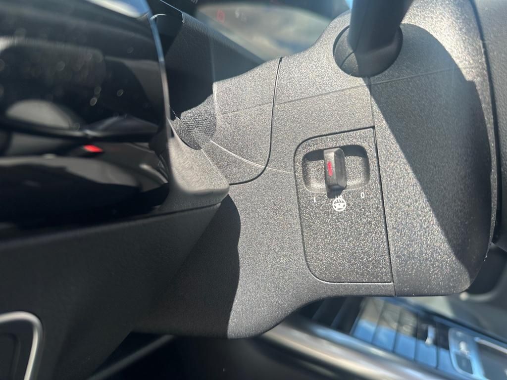 Fahrzeugabbildung Mercedes-Benz GLA 200 Progressive Memo KeyLess LED SHZ Ambie.
