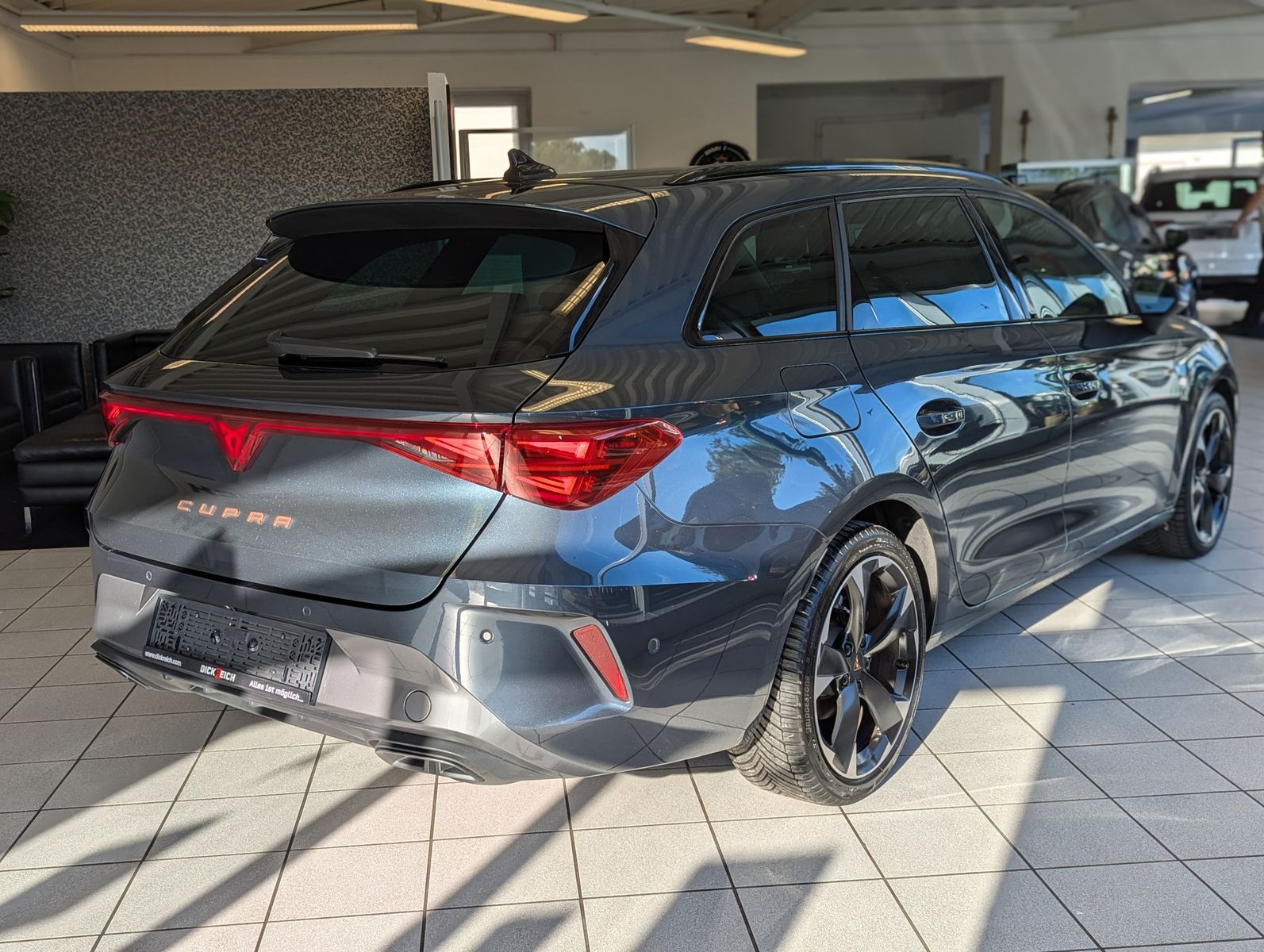 CUPRA Leon 1.5 eTSI Intelligent-Dynamic-Edge-Pake Cam - Image 7