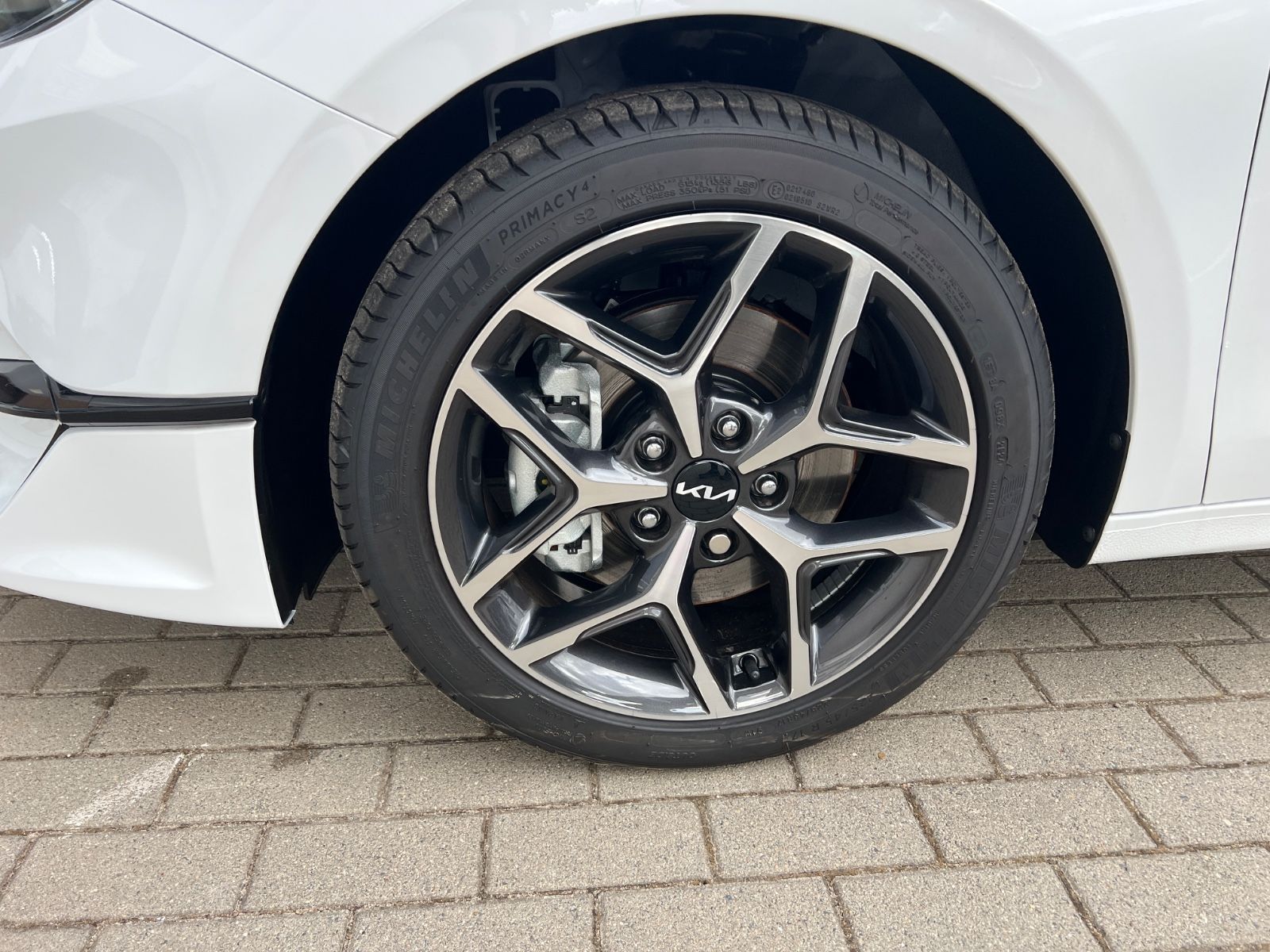 Fahrzeugabbildung Kia CEED 1.5T 140 DCT7 PLAT GD