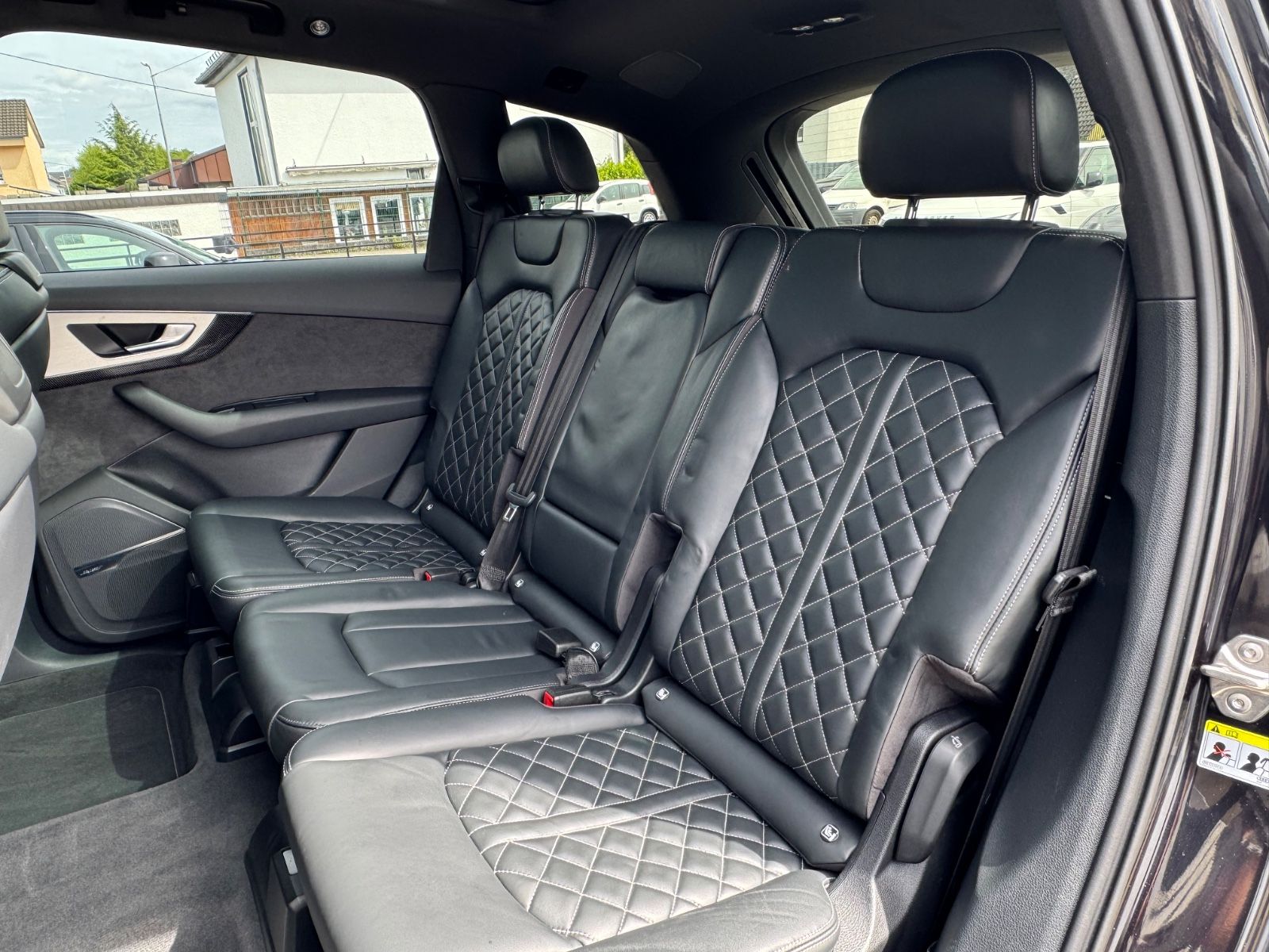 Fahrzeugabbildung Audi SQ7/RAUTEN-SITZE/PANO/AHK/360°Cam/Carbon/BOSE/