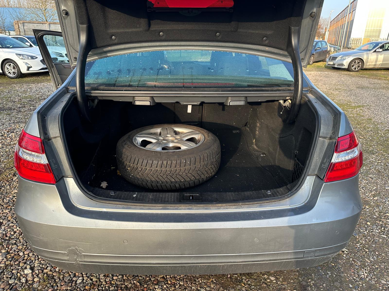 Mercedes-Benz E E 220 CDI BlueEfficiency