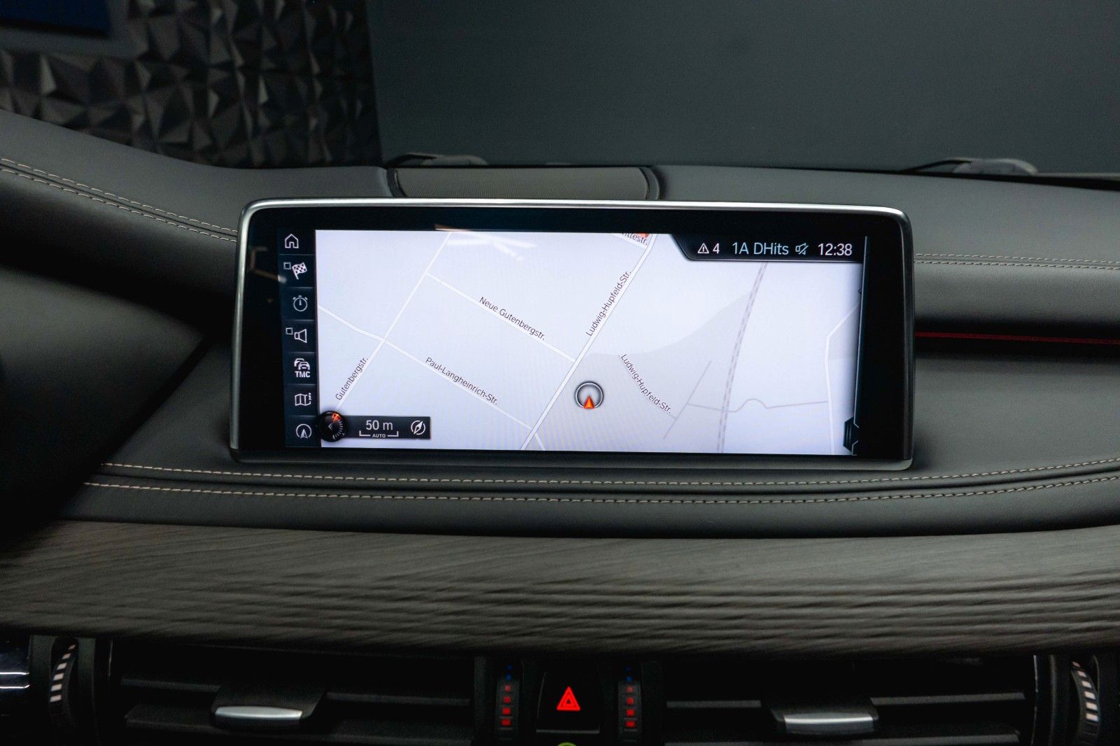 Fahrzeugabbildung BMW X5 M50d Performance *Pano*CarPlay*DAB*360°*  19%